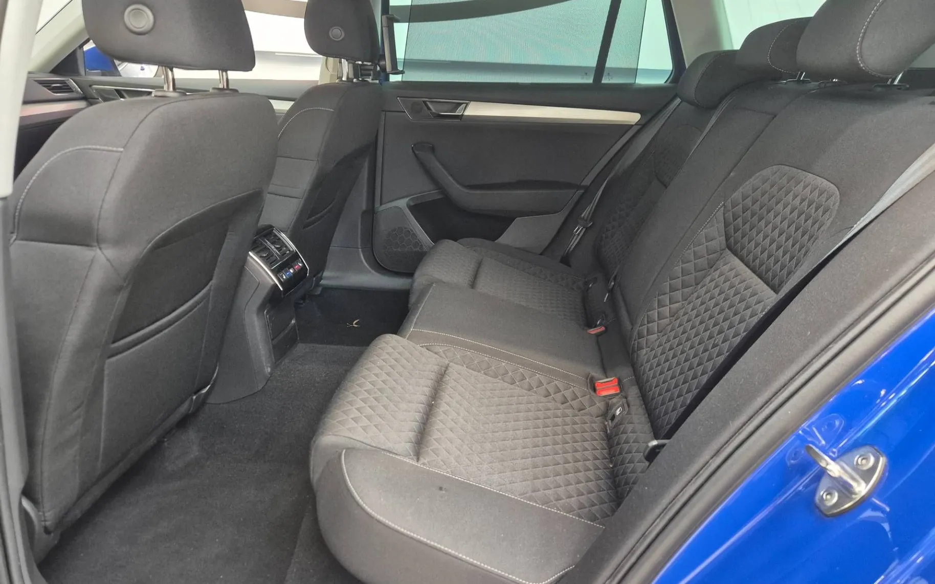 Notranja slika - Škoda Superb - Combi 2.0 TDI Ambition DSG - 8