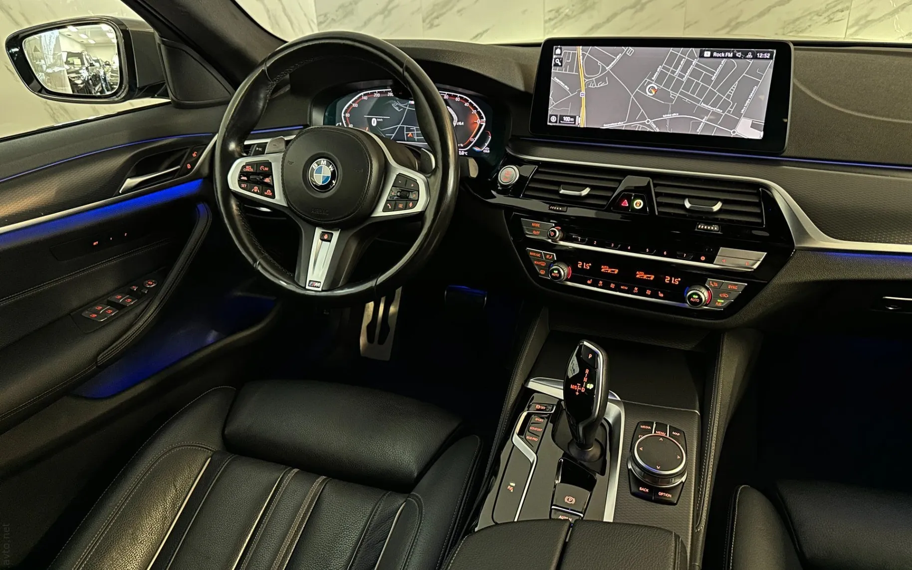 Notranja slika - BMW serija 5: - 520d |xDrive|M|Laser|ACC|Kamera|HUD|Memory|Gretje| - 11