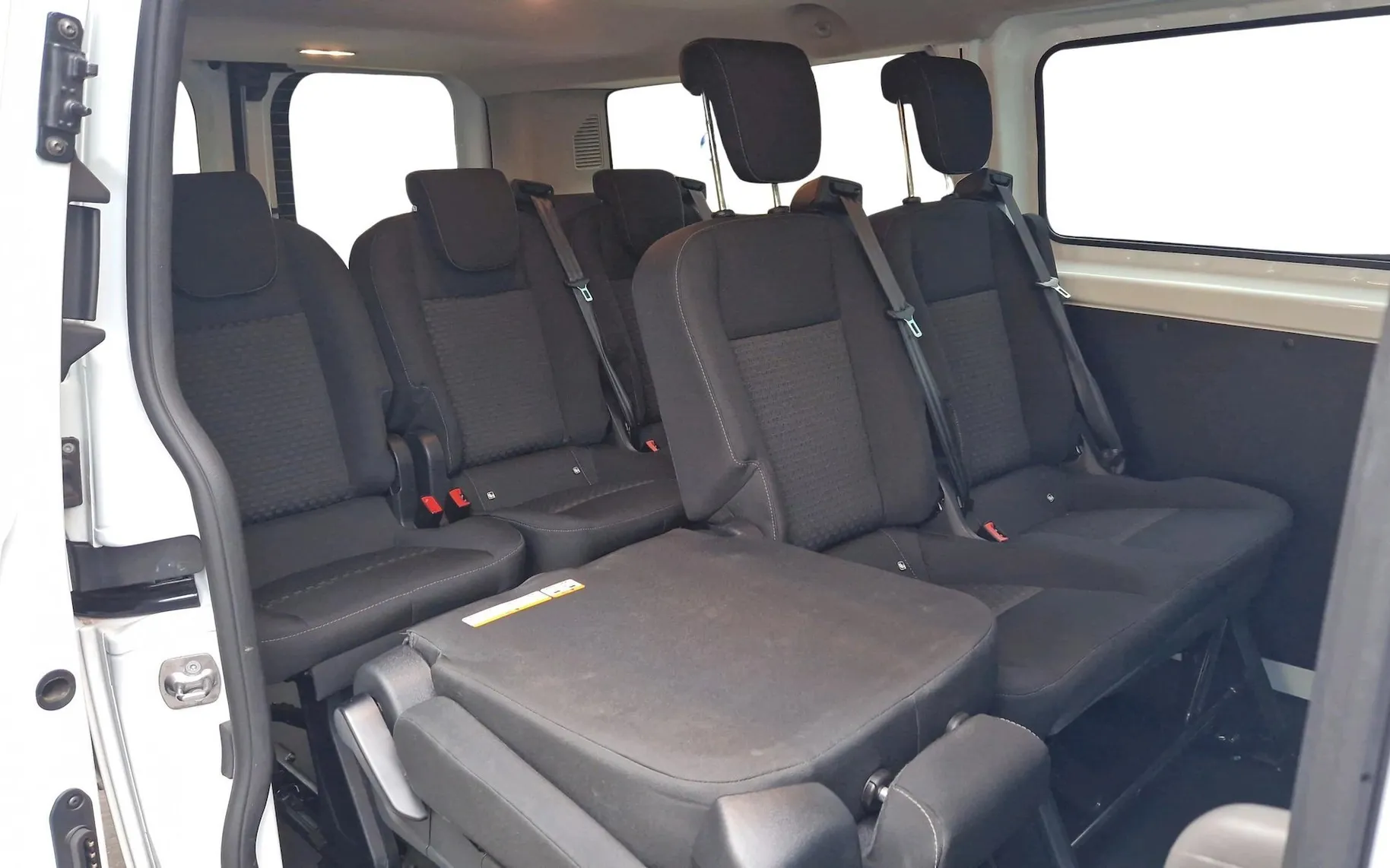 Zunanja slika - Ford Transit Custom - KOMBI TREND 2.0 TDCi 110 kW L2H1 7+1-SLO-2XKLIMA - 6