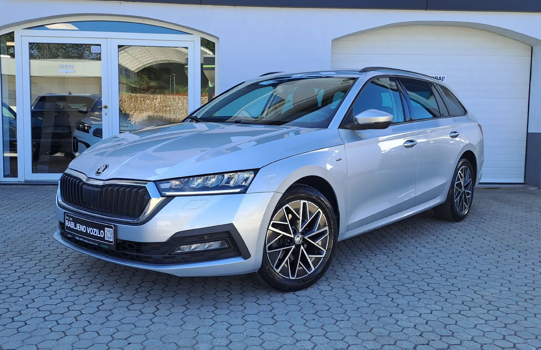 Zunanja slika - Škoda Octavia - Combi 2.0 TDI Ambition DSG - 1