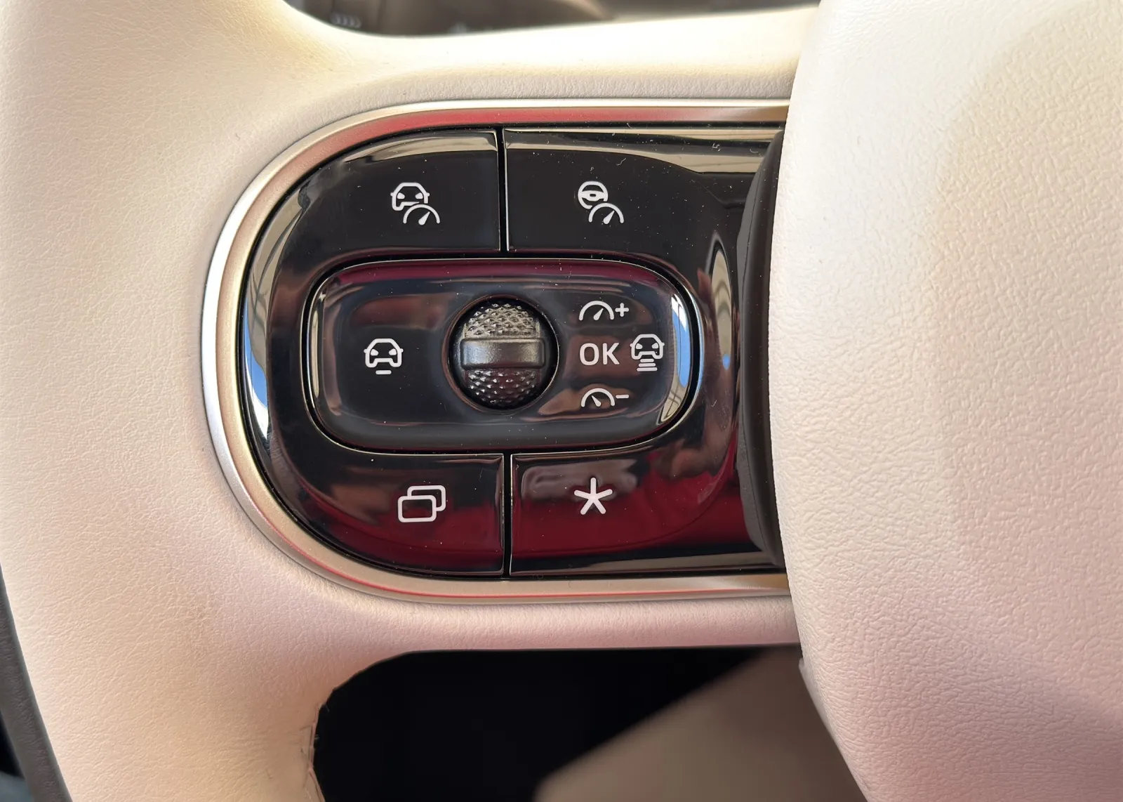Zunanja slika - Dongfeng Box - 42.3 kWh + 360 kamera + tempomat + memory + 7200€ - 9