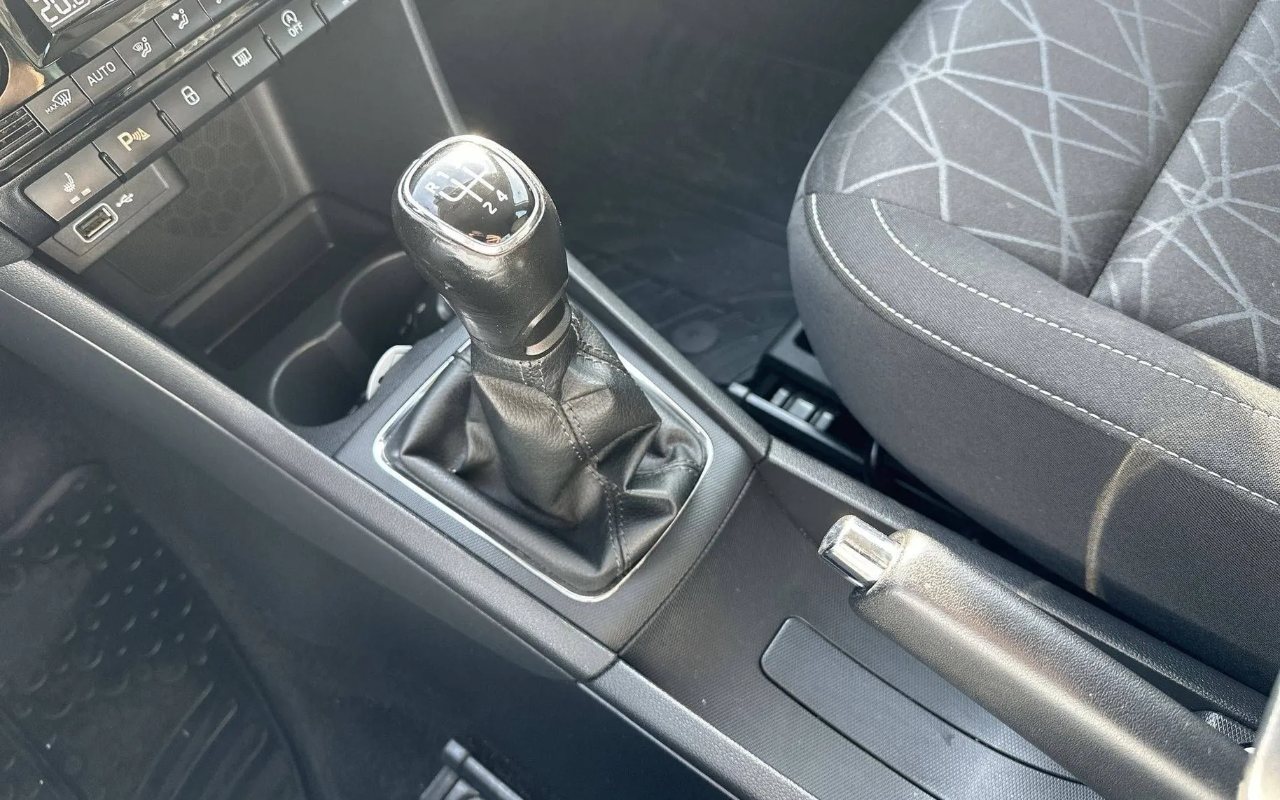 Notranja slika - Škoda Rapid - 1.0 TSI Ambition - 19