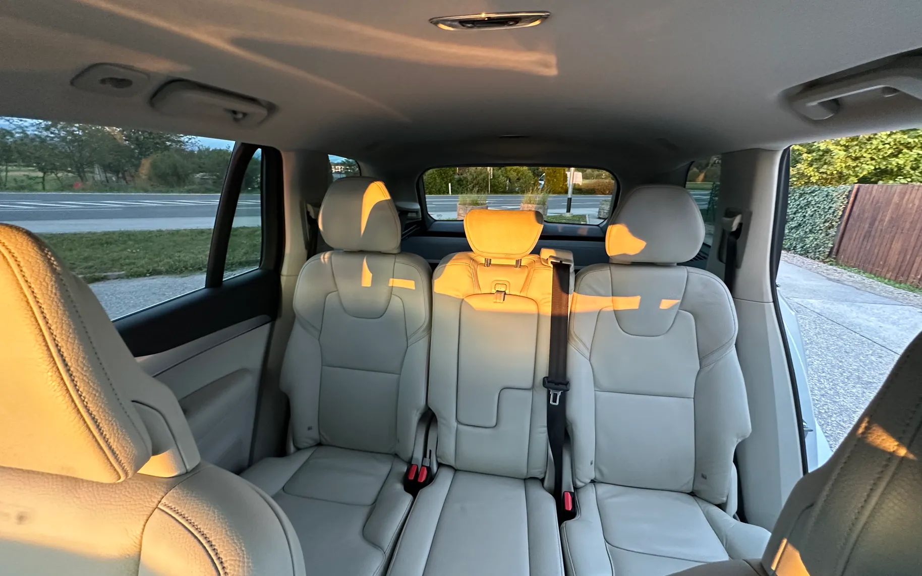 Notranja slika - Volvo XC90 - D4 Momentum Geartronic - 13