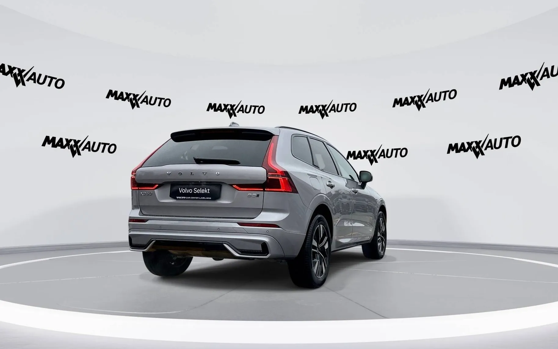 Zunanja slika - Volvo XC60 - B5 P AWD Plus Dark Avt. - 5