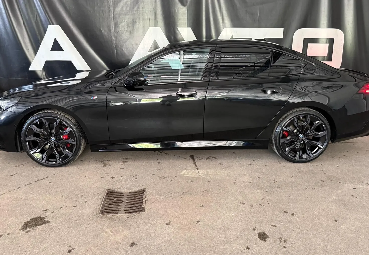 Zunanja slika - BMW Serija 5 - : 520d Avt.MSport Pro-20COL-ICONIC-KAM360-HARMAN-HUD - 4