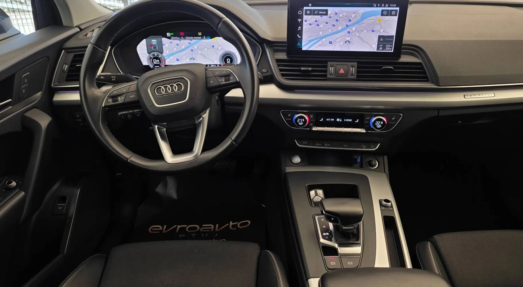 Notranja slika - Audi Q5 Sportback - quattro 40 TDI S line-1 Lastnik-Slovensko poreklo - 10