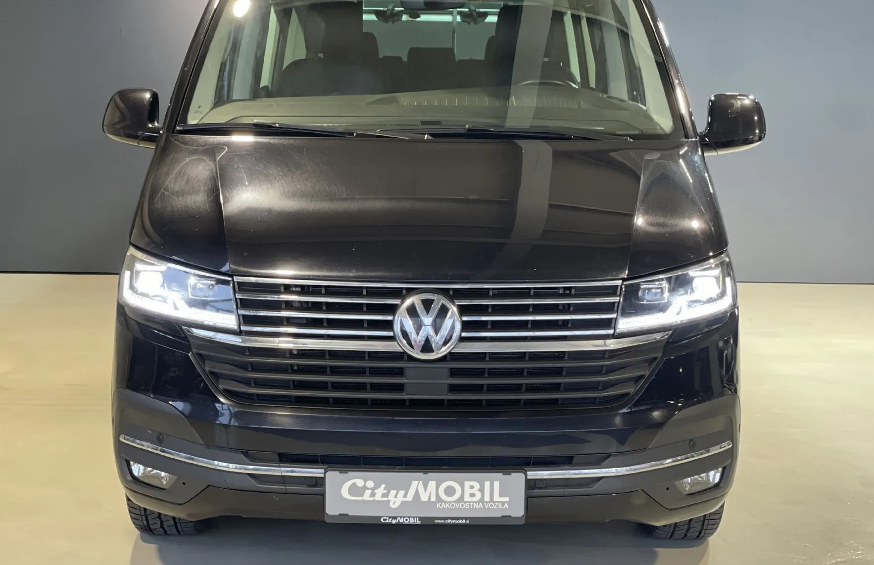 Zunanja slika - VW Multivan - SLO-LED-ALCANTARA-KMAERA-RADAR-NAVI-DVOJNA VRATA - 2