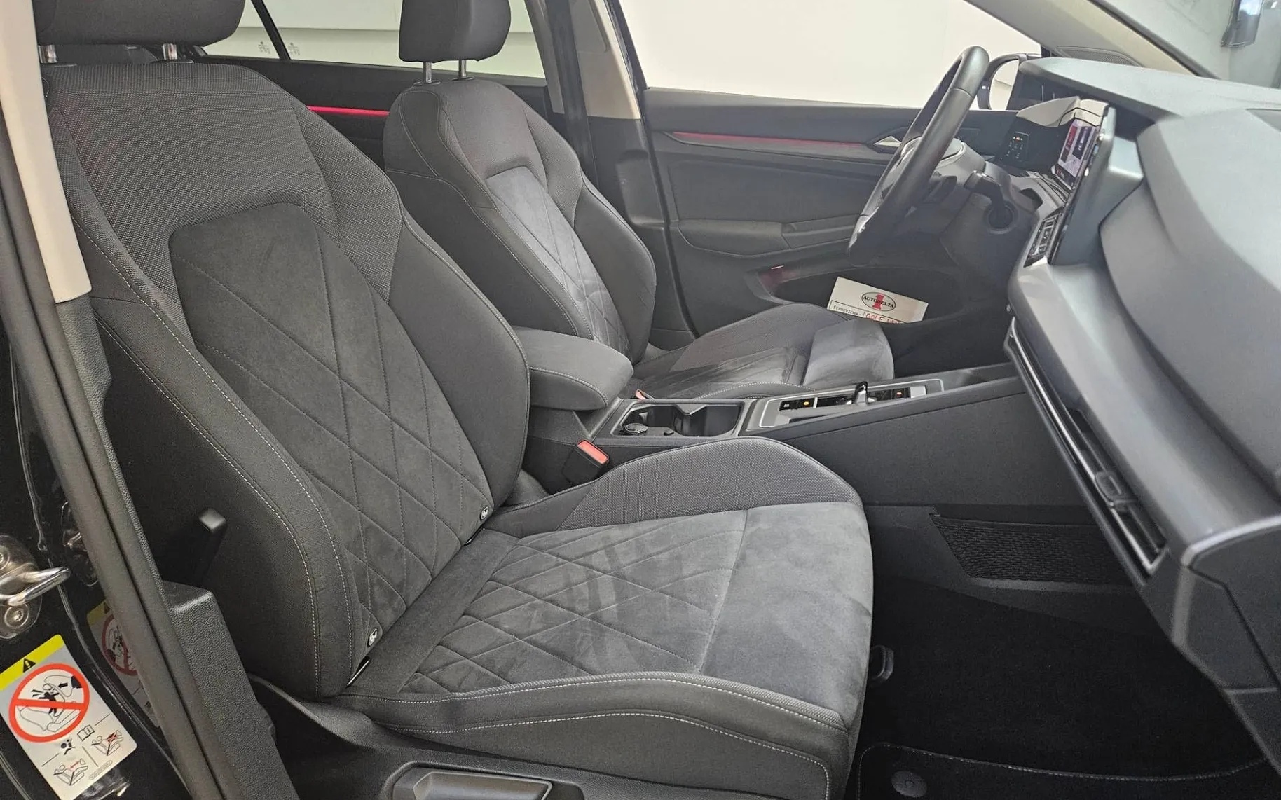 Notranja slika - Volkswagen Golf Variant - 2.0 TDI BMT Style DSG - 8
