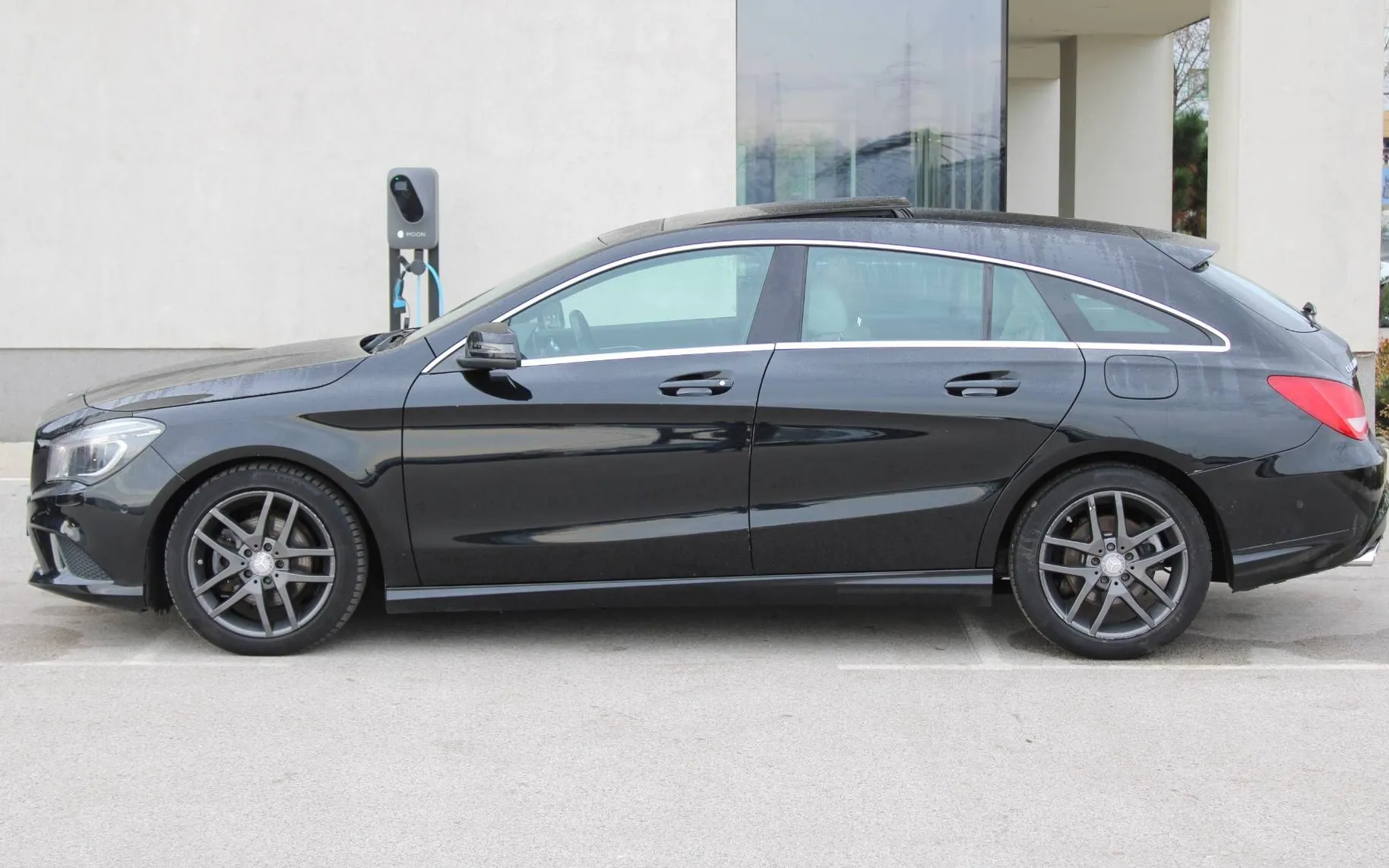Zunanja slika - Mercedes-Benz CLA-Razred - CLA Shooting Brake CLA 200 d PANORAMA LED USNJE NAVI KAMERA... - 3
