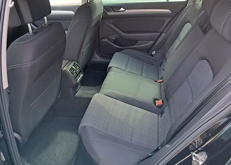 Zunanja slika - VW Passat - Variant .2.0 TDI Business 110kW-150KM DSG - 9