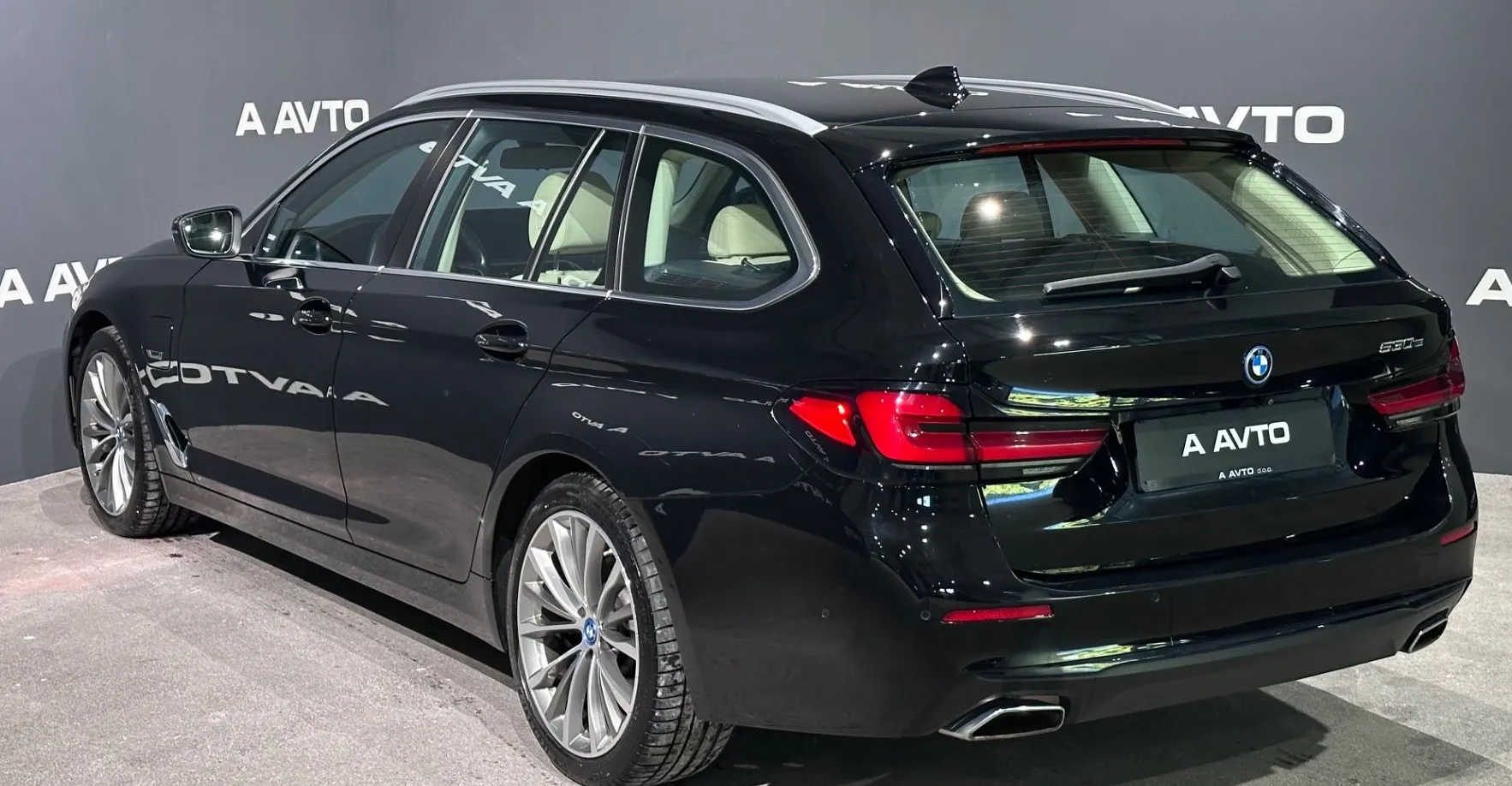 Zunanja slika - BMW Serija 5 - Touring: 530e Touring Avt.-USNJE-KAMERA-VK-19COL-NAVI-HU - 5