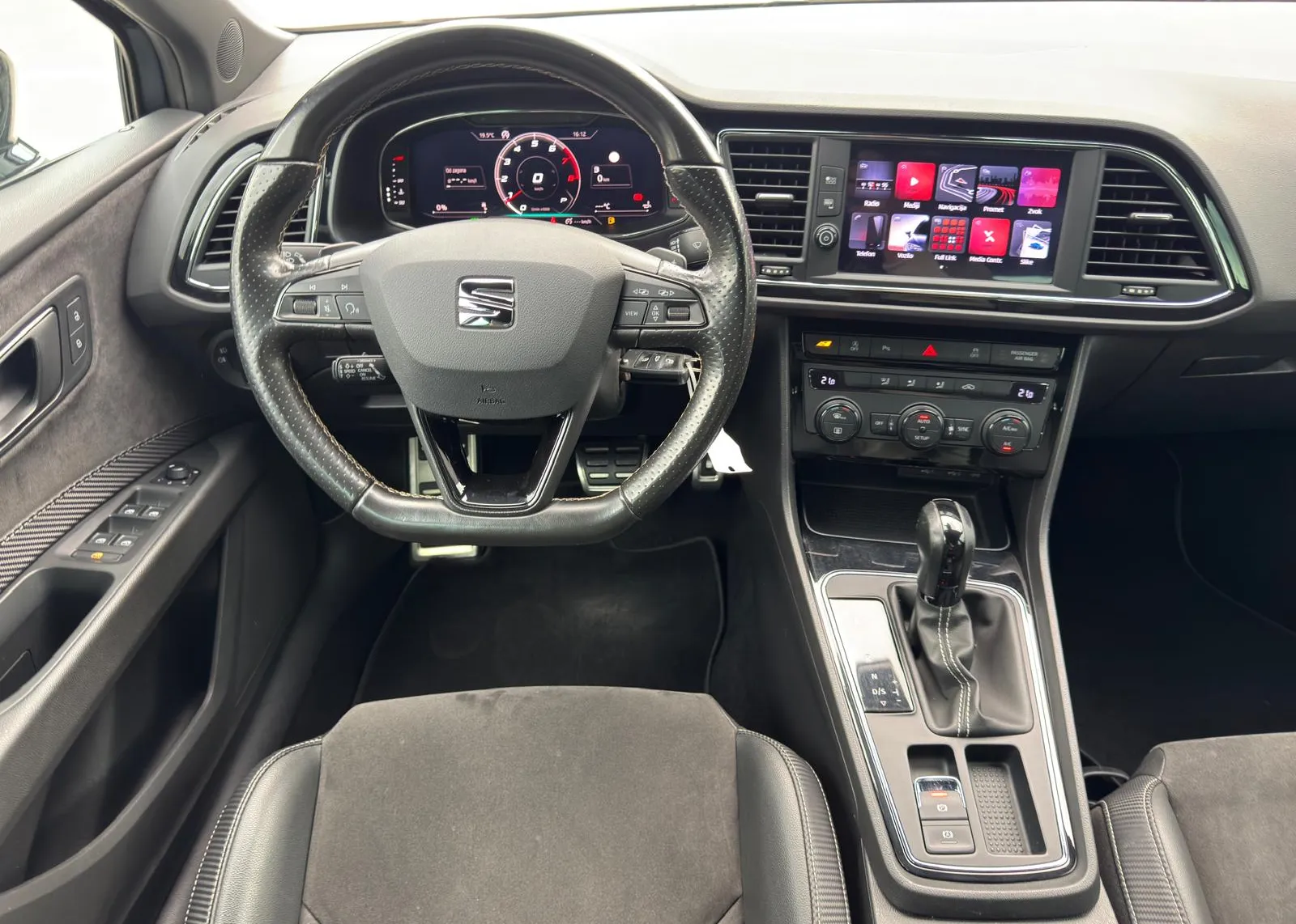 Notranja slika - Seat Leon - 2,0 TSI CUPRA DSG - 8