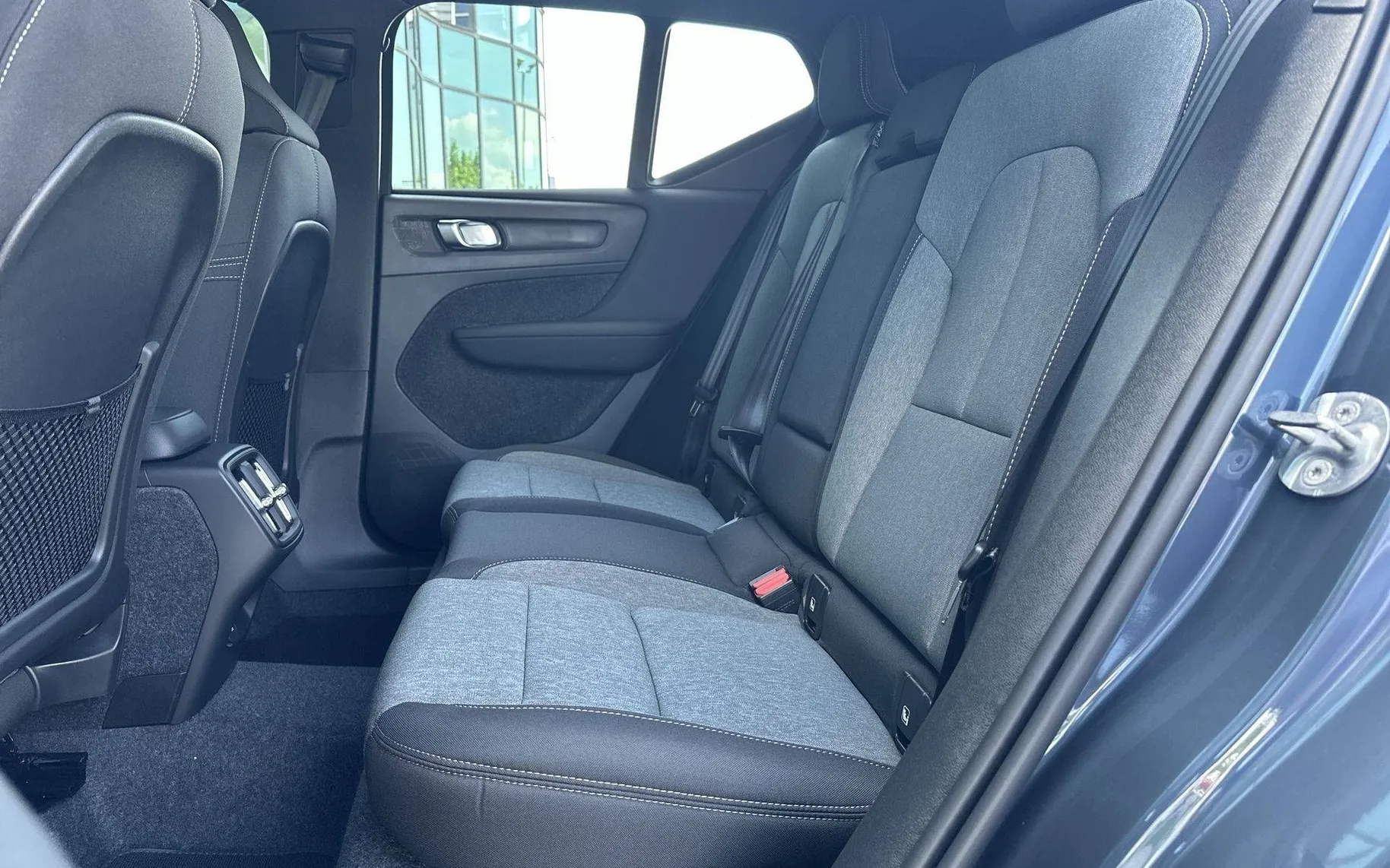 Notranja slika - Volvo XC40 - B3 P Core AT DCT... - 11