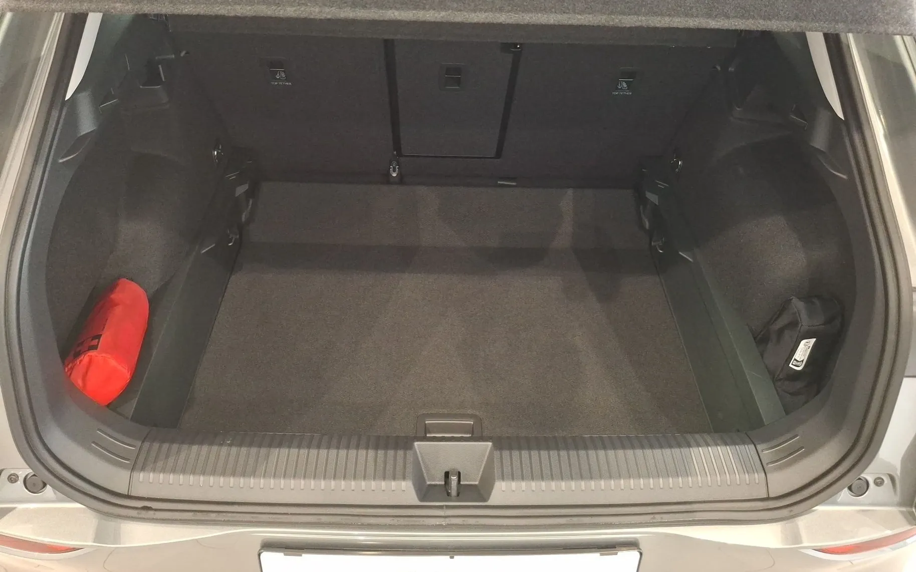 Notranja slika - Volkswagen T-Roc - 1.5 eTSI Life DSG - 12