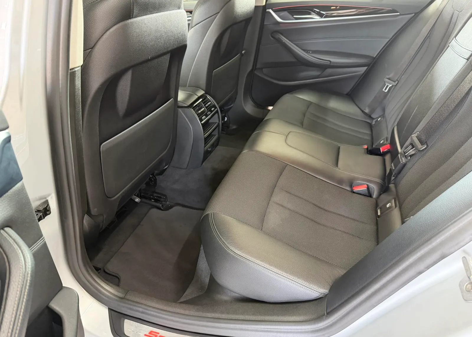 Zunanja slika - BMW Serija 5 - 520d xDrive Avt. - 9