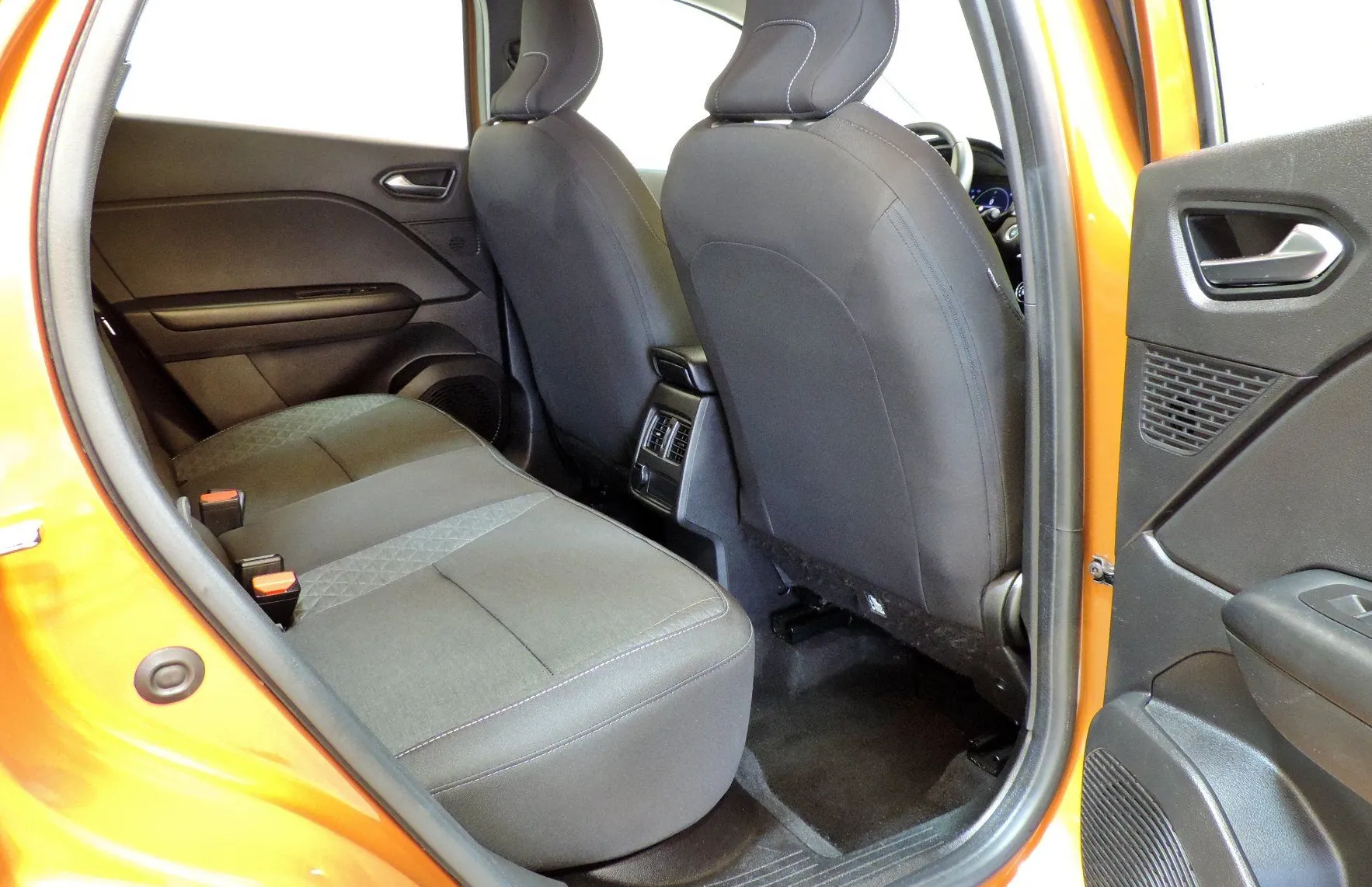 Zunanja slika - Renault Captur - E-Tech 145  Avt. - 12