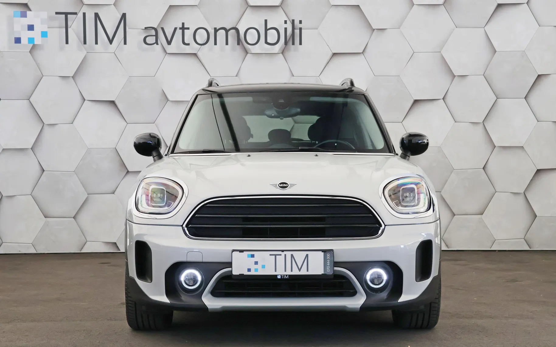 Zunanja slika - MINI Countryman Cooper - D 2.0d Aut Essential Trim 150KM - 5