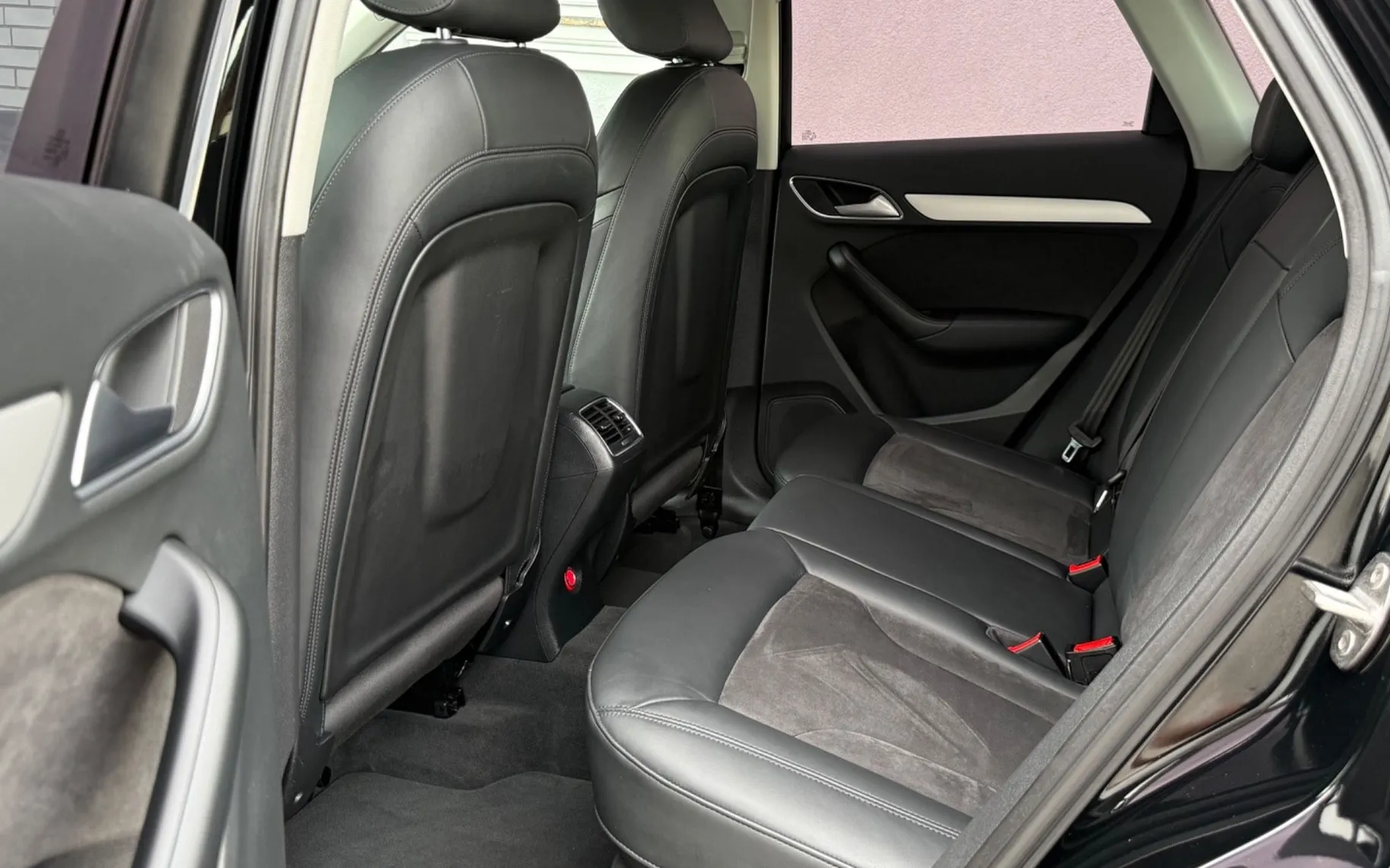 Notranja slika - Audi Q3 - 2.0 TDI-S LINE-XENON+LED-LIZING ZA TUJCE-NAVI- - 10