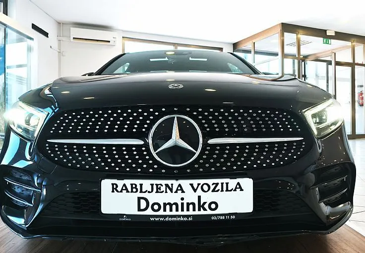 Zunanja slika - Mercedes-Benz A-Razred - 180 AMG LINE-PANORAMA-ALCANTARA-KEYLESS-AMBI-VIDEO - 2