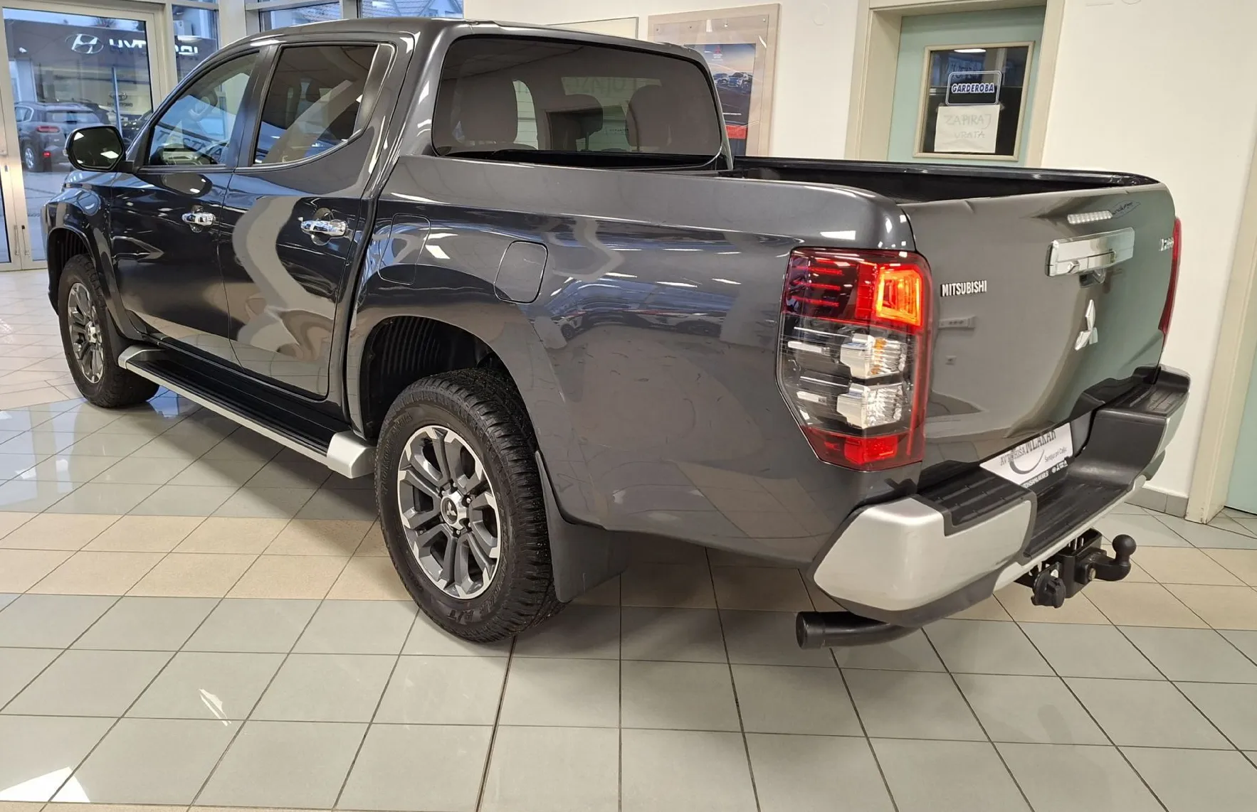 Zunanja slika - Mitsubishi L 200 - 2.3 4X4-1.LASTNIK-SLO-LED-NAVI-KAMERA-ODLIČEN- - 3