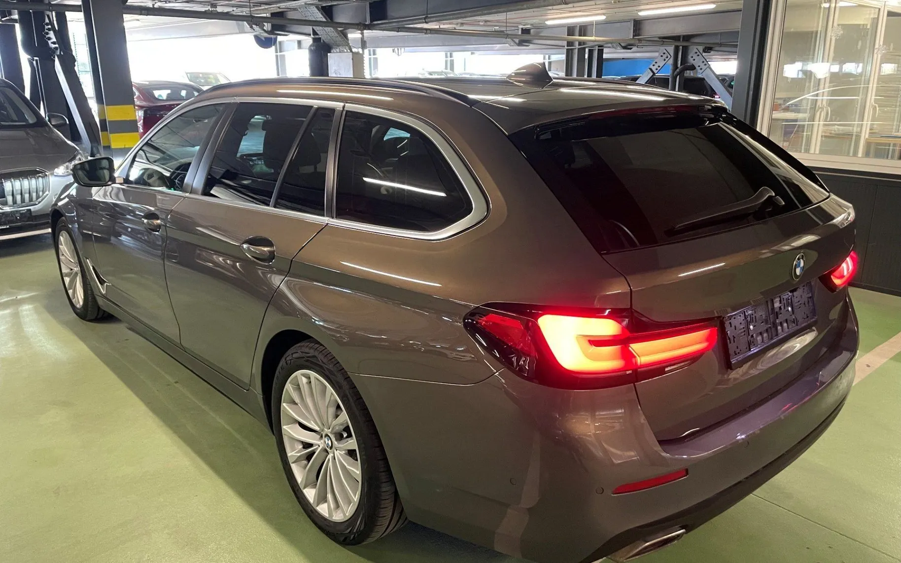 Zunanja slika - BMW Serija 5 - 530d xDrive Touring Avt. LED.NAVI.KAMERA.OGR.SEDEŽ - 3