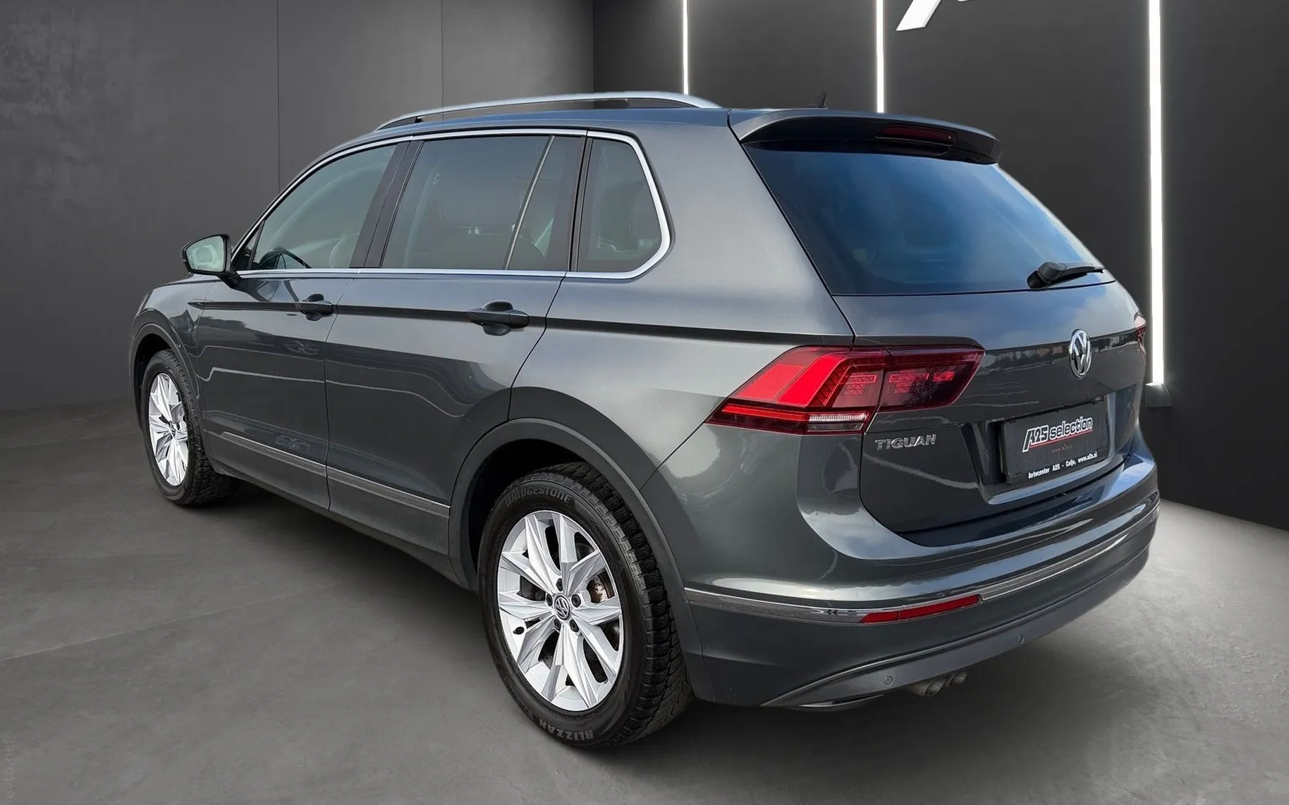 Zunanja slika - Volkswagen Tiguan - 2.0 TDI BMT Highline-SLO-1.lastnik-LED High-ACC... - 4