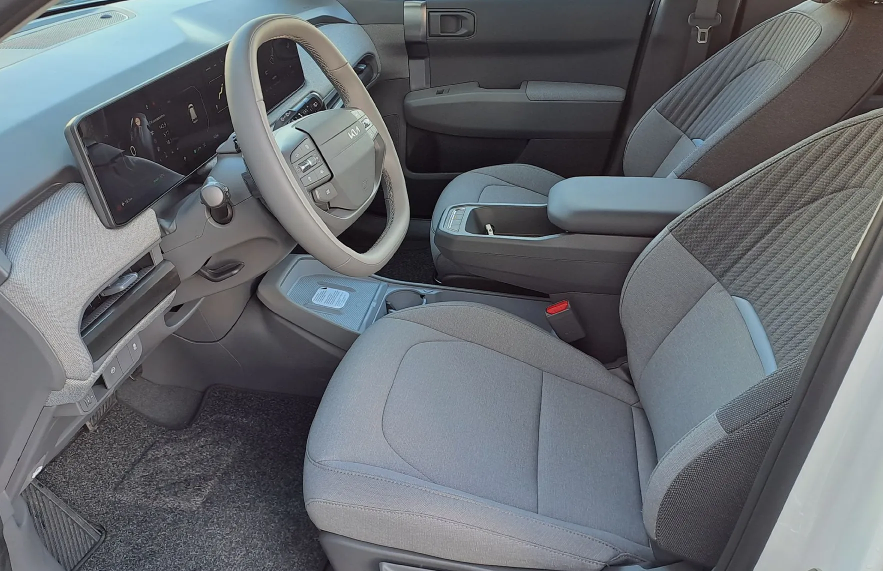 Zunanja slika - KIA EV3 - 58.3 kWh baterija. 150 kW  204 KM  Star - 5
