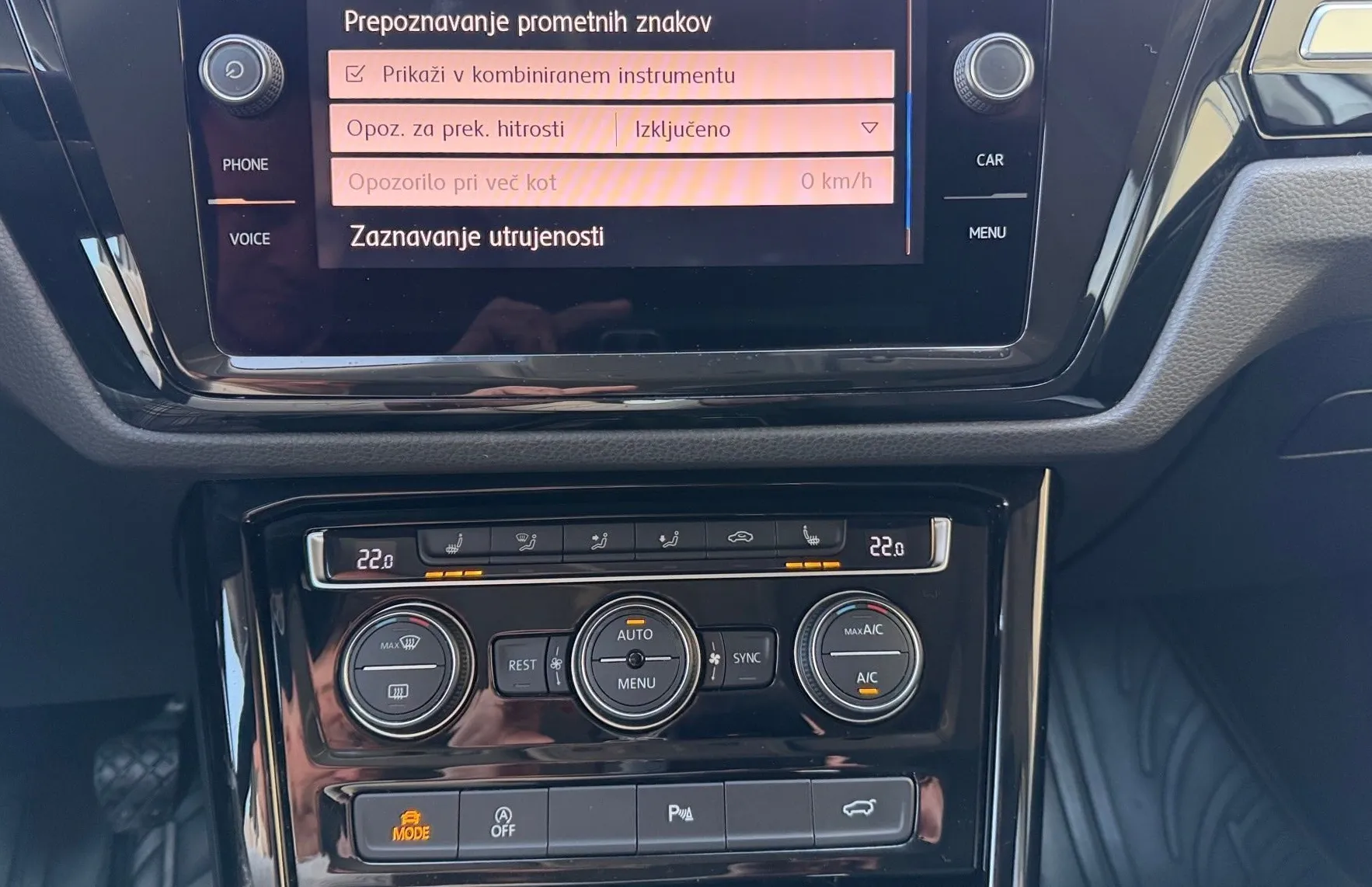 Zunanja slika - VW Touran - 2.0 TDI BMT Highline 110  150 -SLO-High LED-Masa - 16