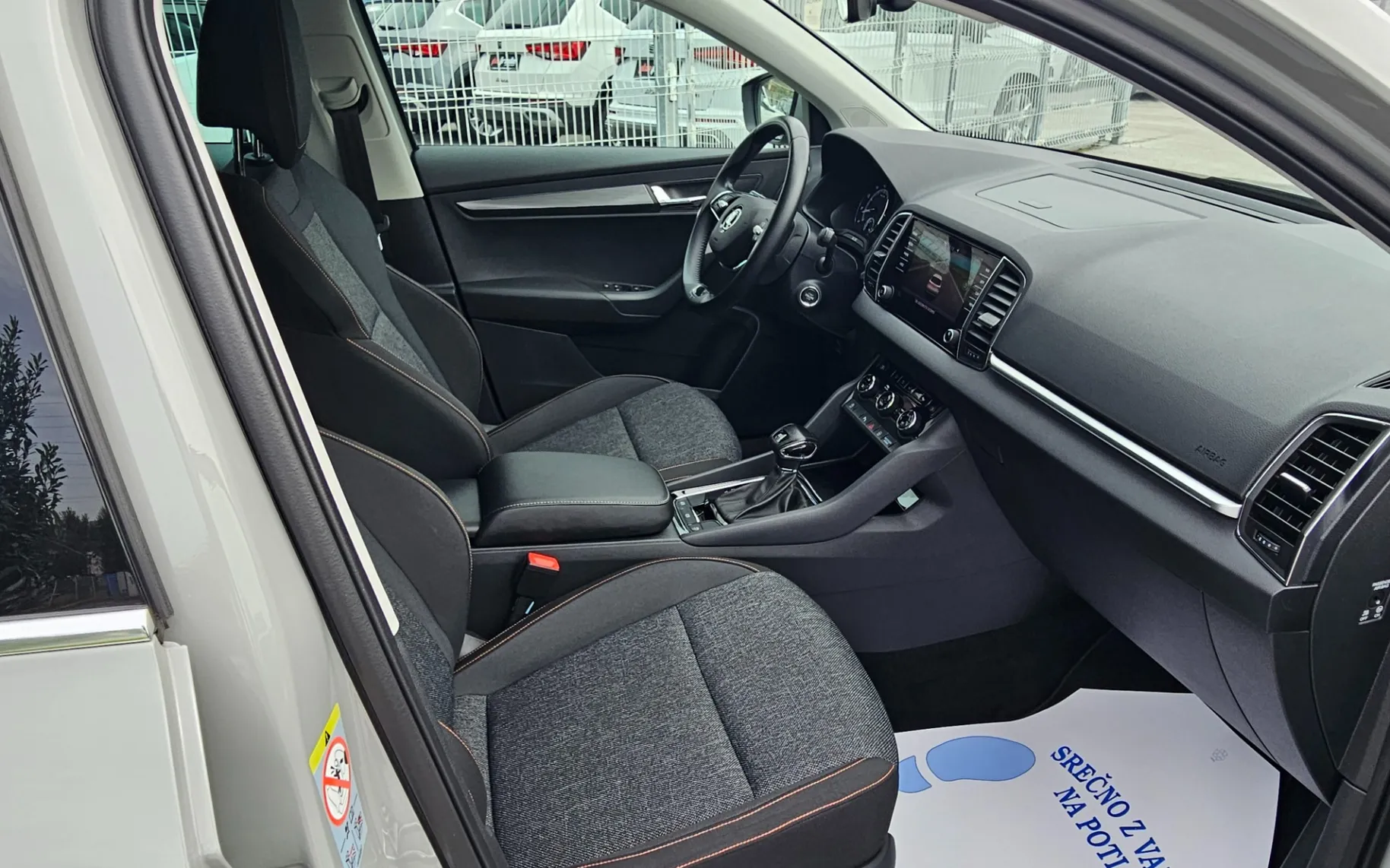 Zunanja slika - Škoda Karoq - 1.5 TSIClever DSG, KAMERA,NOVE GUME - 11