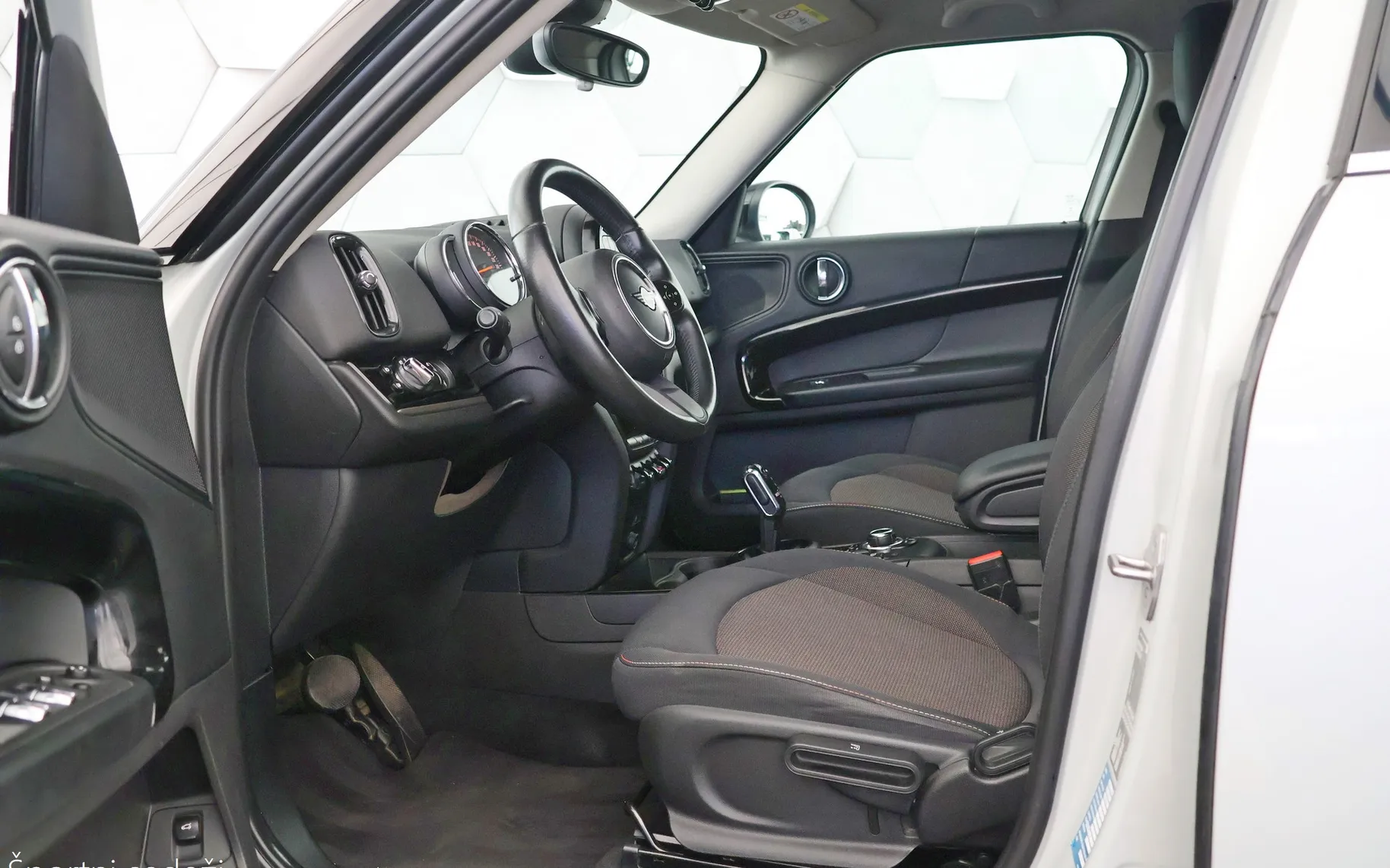 Zunanja slika - MINI Countryman Cooper - D 2.0d Aut Essential Trim 150KM - 9
