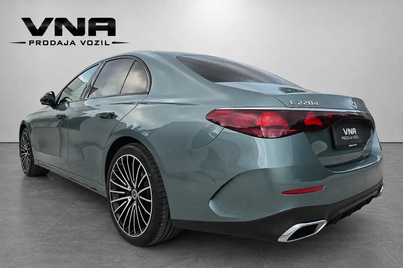 Zunanja slika - Mercedes-Benz E-Razred - E 220 d AMG Line |VIRTUAL|WEBASTO|KLJUKA|RADAR|A19 - 4
