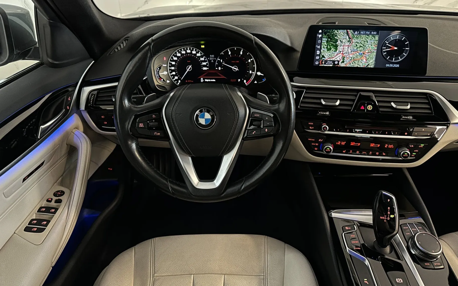 Notranja slika - BMW serija 5: - 520d - Kamera - Memory - Gretje - AmbientL - Temp. - 9