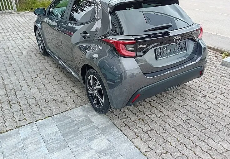 Zunanja slika - Toyota Yaris - 1.5 VVT-i hibrid Sol ASSIST 85kW - 4