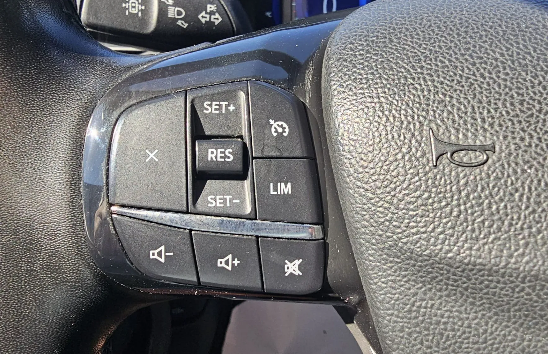 Zunanja slika - Ford Kuga - 2.0 TdCi 150 Titanium|FULED|ALU|2xPDC|NAVI|Multifu - 13