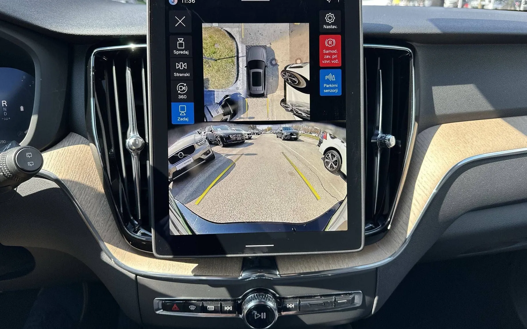 Zunanja slika - Volvo XC60 - B5 P AWD Plus Dark Avt. - 15