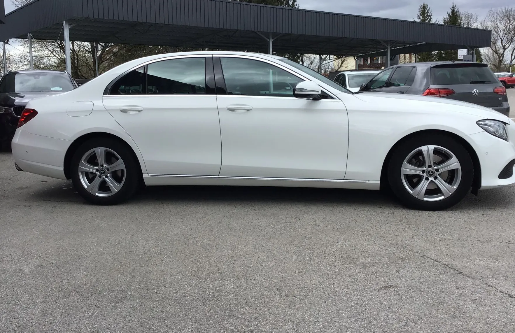 Zunanja slika - Mercedes-Benz E-Razred - E 220 d AVANTGARDE - 4