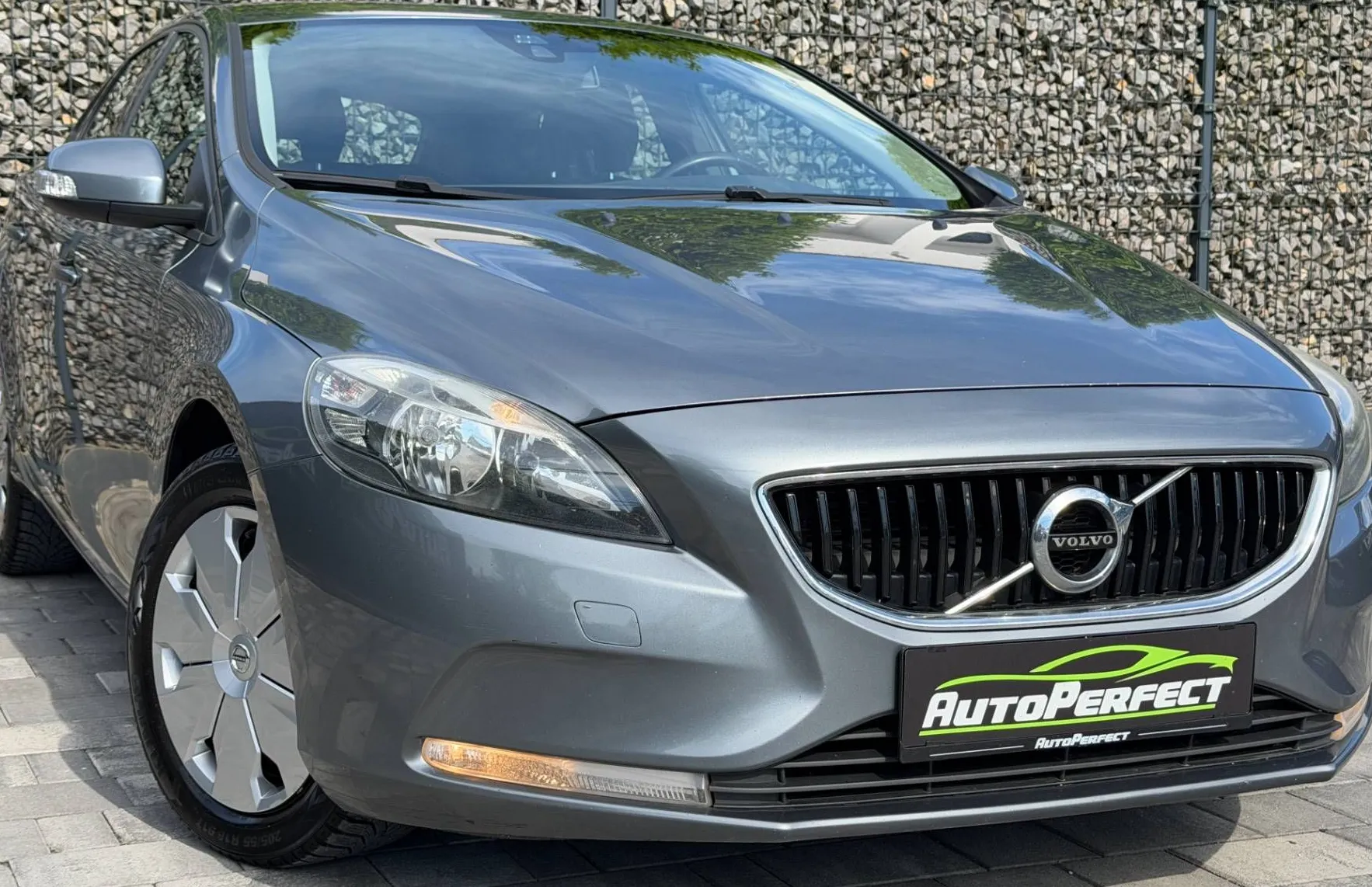 Zunanja slika - Volvo V40 - D2 | PDC | NAVI | VELIK SERVIS |... - 1