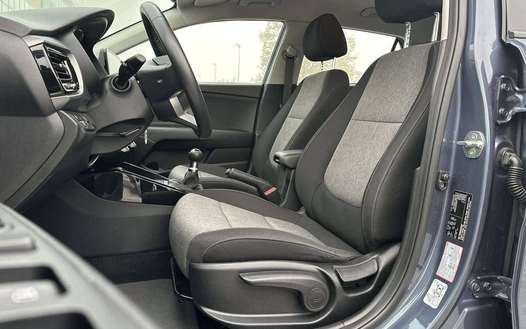 Notranja slika - KIA Stonic - 1.2 DPI LX Urban ISG - 10
