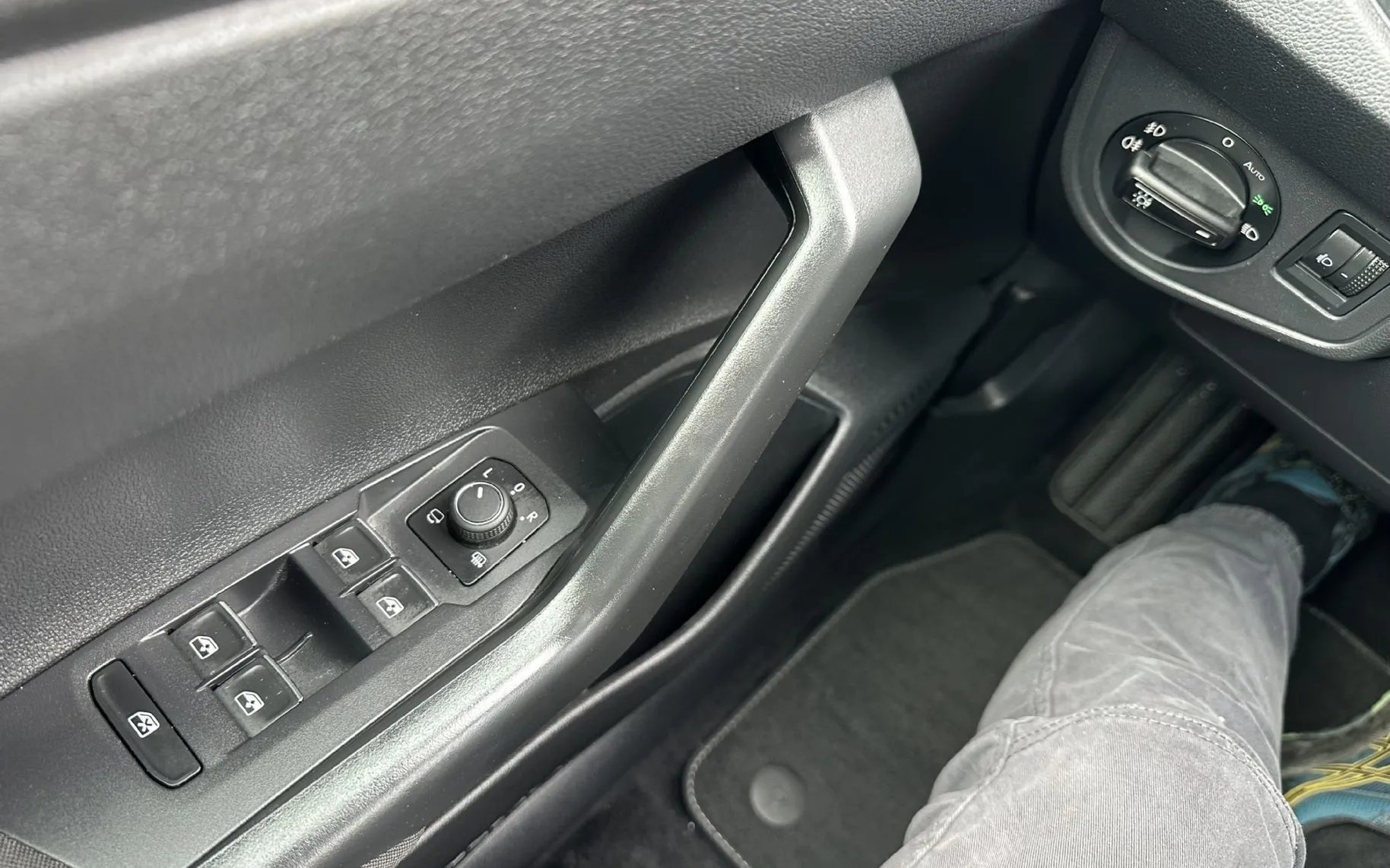 Zunanja slika - Volkswagen Taigo - 1.0 TSI R-Line 85.PANORAMA.LED.2025.SAMO 17.000 KM - 15