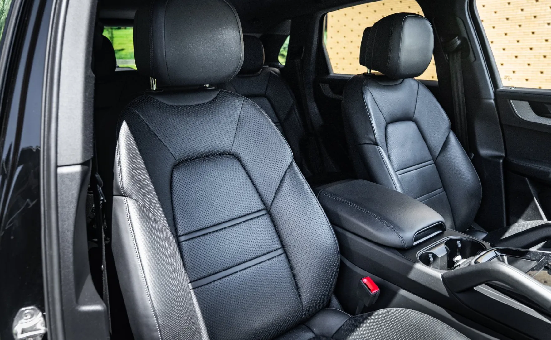 Zunanja slika - Porsche Cayenne - E-Hybrid - LED - Pano - 22 COL - Zračno vzmetenje - 19