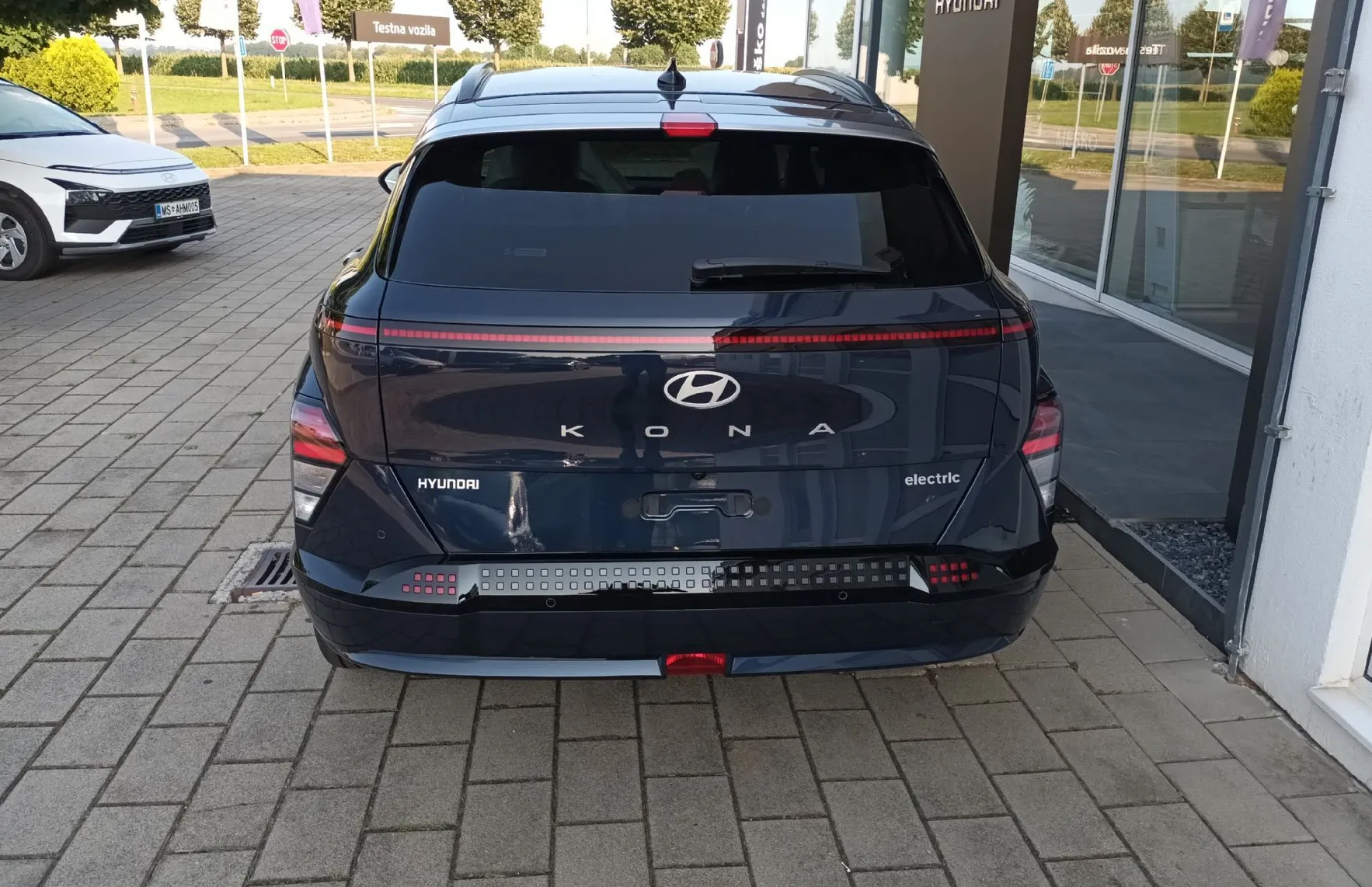 Zunanja slika - Hyundai Kona - BEV 65KWH PREMIUM.win.I.topl.črp..ambient - 4