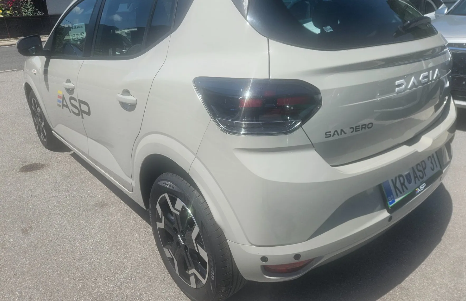 Zunanja slika - Dacia Sandero - 1.2 ECO-G 120 EDC Journey - 4
