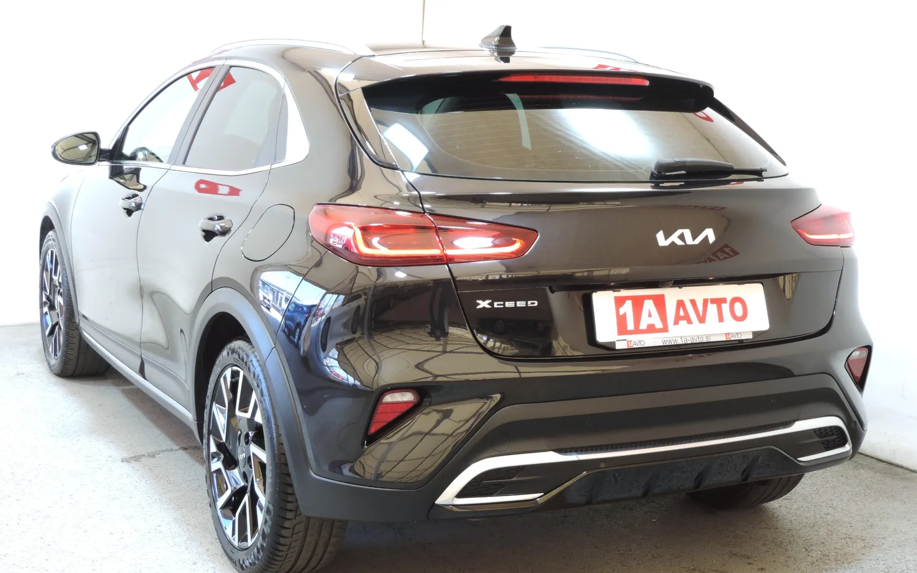 Zunanja slika - KIA XCeed - 1,6 CRDi MHEV LX Joy ISG DCT - 7