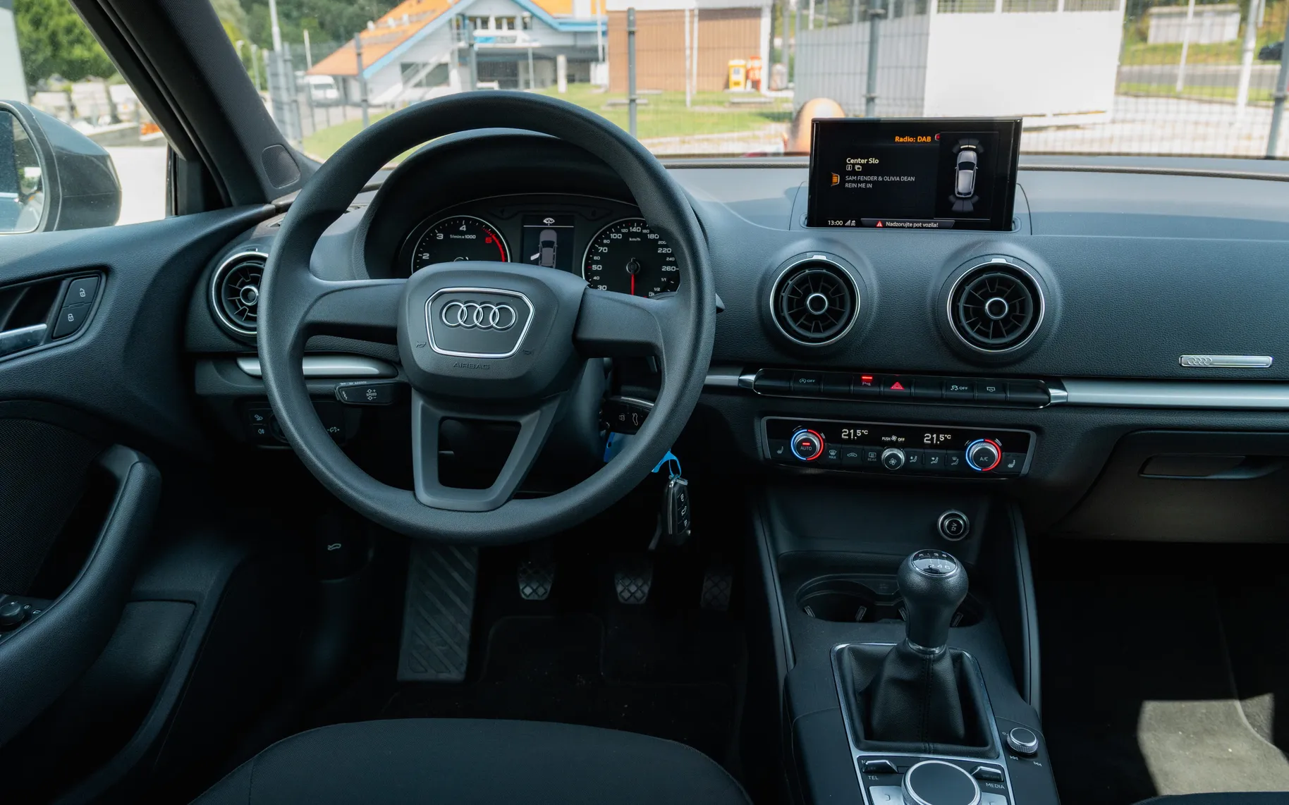 Notranja slika - Audi A3 - Sportback 1,6 TDI Sport - 9