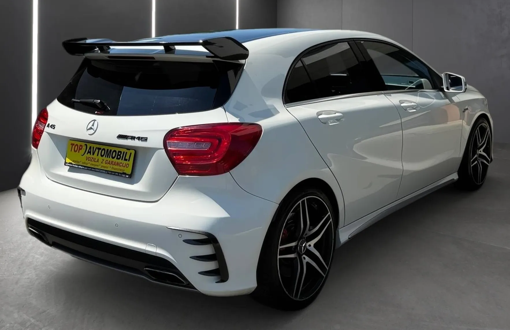 Zunanja slika - Mercedes-Benz A-Razred - 45 AMG 4MATIC XENON NAVI PDC TEM ŠPORTNI IZPUH - 6