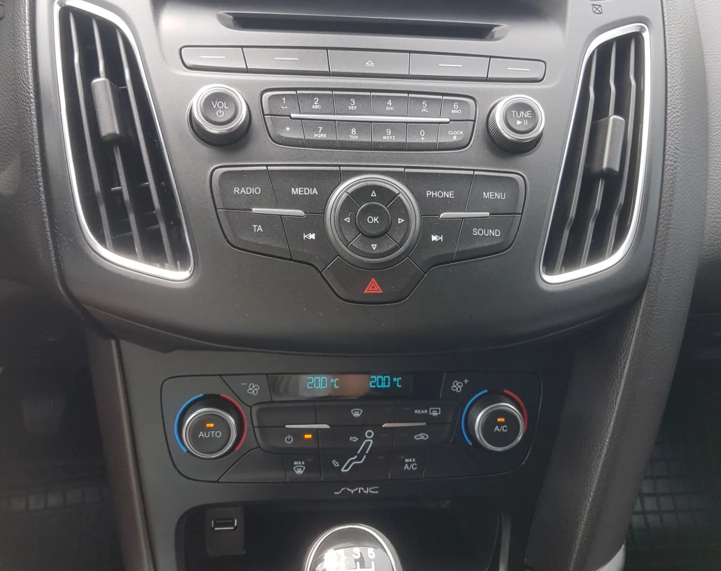 Zunanja slika - Ford Focus - 1,0 EcoBoost Bussines - 2