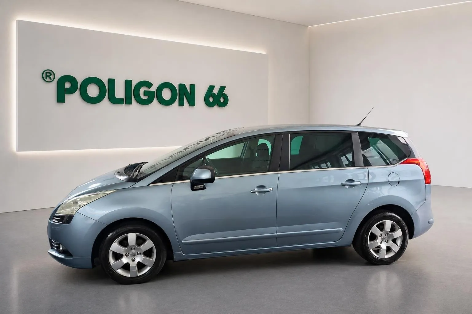 Zunanja slika - Peugeot 5008 - 1.6 HDi-ODLIČEN-GARANCIJA-SLOVENSKO POREKLO - 2