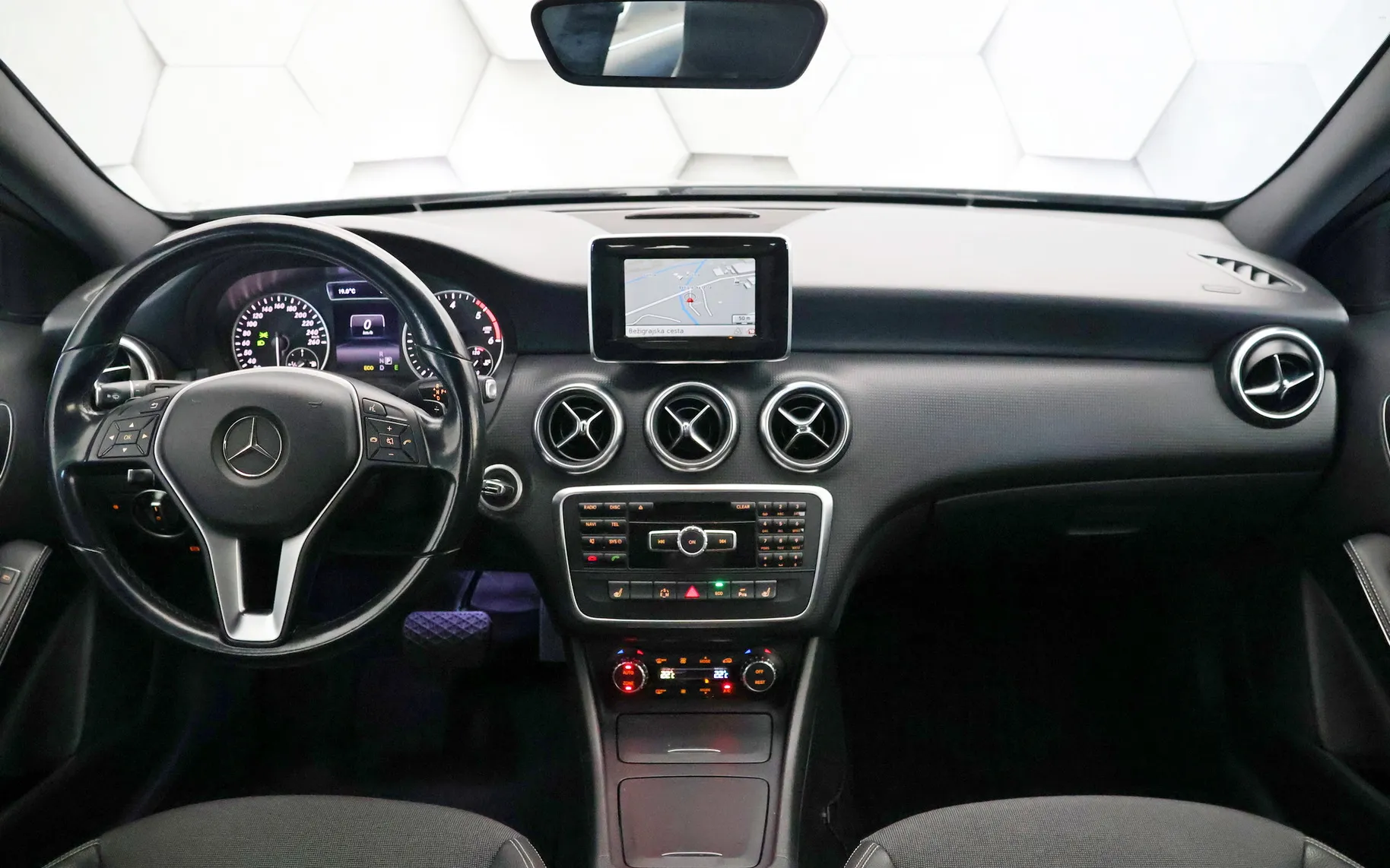 Zunanja slika - Mercedes-Benz A 200 - A-Razred CDI 4-Matic 7G-DCT Sport 136KM - 7