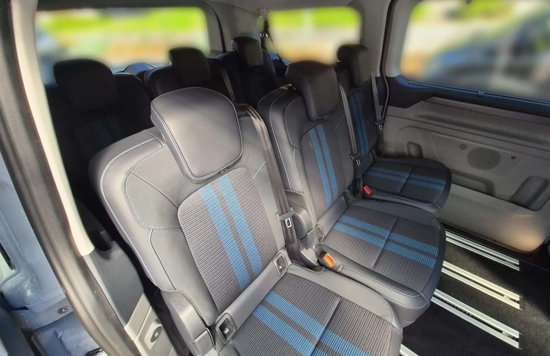 Zunanja slika - Ford Tourneo - Custom SPORT 2.0 TDCi 170PS A8 L1 FWD-SLUŽBENO VOZILO - 13