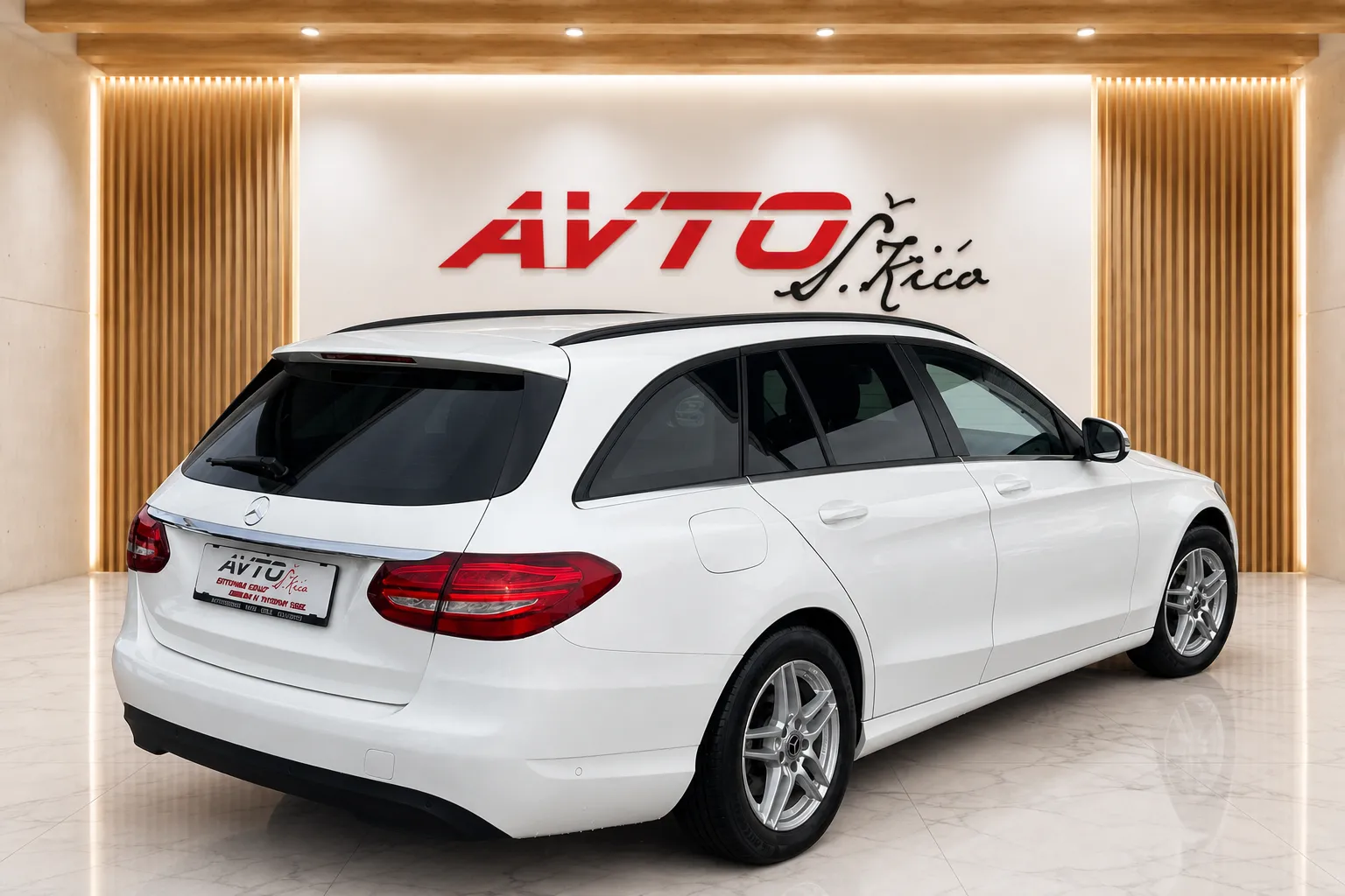 Notranja slika - Mercedes-Benz C-Razred - C 200 d-BI-XENON-LED-AUT-KAMERA-RADAR TEM-NAVI-F1 - 7